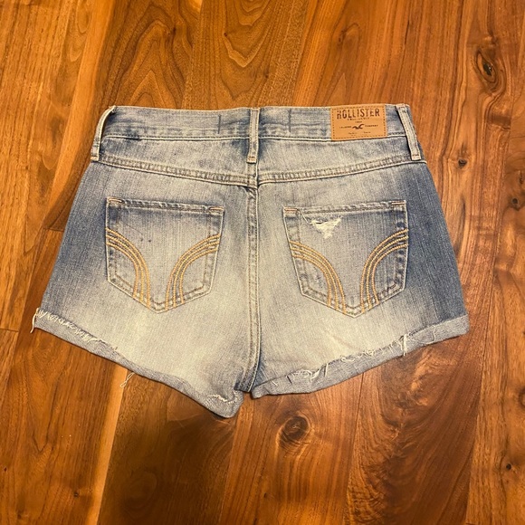 Hollister denim shorts - Picture 2 of 2